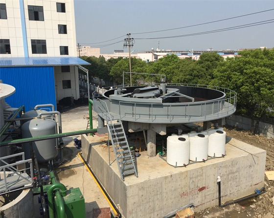 淺層式氣浮機(jī)(圖1)